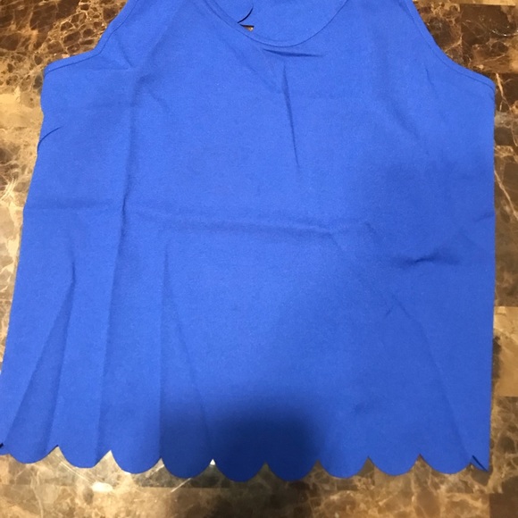 🎉Blue Overlap Scallop Cami Top! - Picture 6 of 7